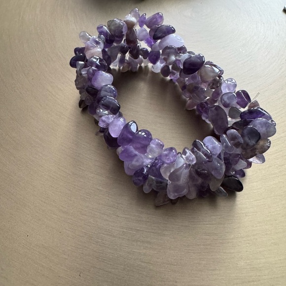 Amethyst Chips Carpet Stretch Bracelet 241.00ctw stretch bracelet 4 inch across - Picture 4 of 8
